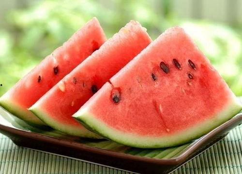 如何给朋友吃瓜,教你如何给朋友带来欢乐的吃瓜时光