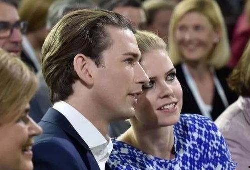 80后夫妻吃瓜,揭秘娱乐圈背后的故事