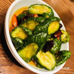 吃脆乳瓜的视频,视频带你领略清新口感