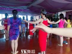 临沂舞蹈老师吃瓜,一场网络热议的舞蹈圈风波