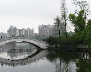 郴州北湖公园吃瓜,畅享清凉时光